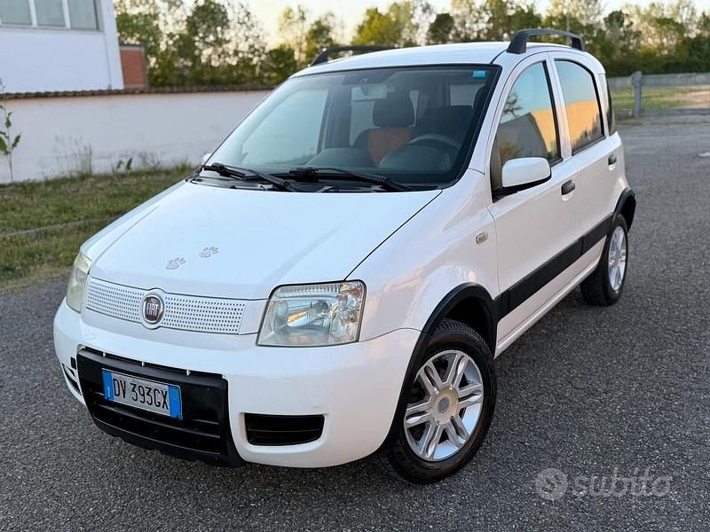 Usata Fiat Panda Climbing 60 CV (44 kW) 2009 Bianco Utilitaria