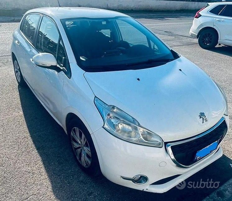 Usata Peugeot 208 68 CV (50 kW) 2014 Bianco Utilitaria