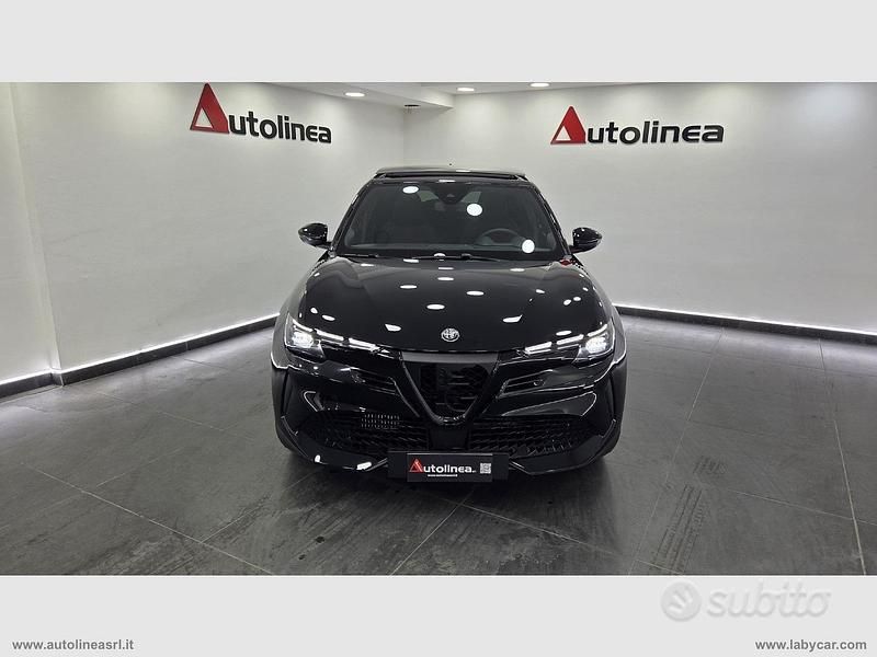 Nuova Alfa Romeo GT Junior Edizione Speciale 145 CV (106 kW) 2025 Nero SUV