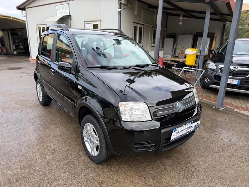 Usata Fiat Panda 4x4 75 CV (55 kW) 2006 Nero Utilitaria