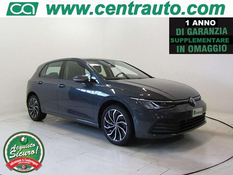 Usata VW Golf VIII Life 110 CV (80 kW) 2022 Grigio Berlina