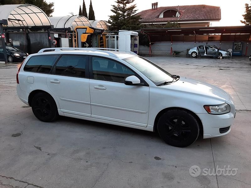 Usata Volvo V50 114 CV (83 kW) 2012 Bianco Station wagon