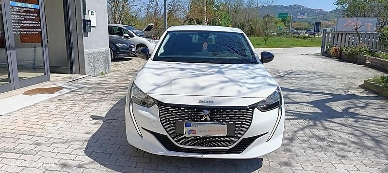 Usado Peugeot e-208 Active 100 kW (136 CV) 2023 Blanco Utilitario