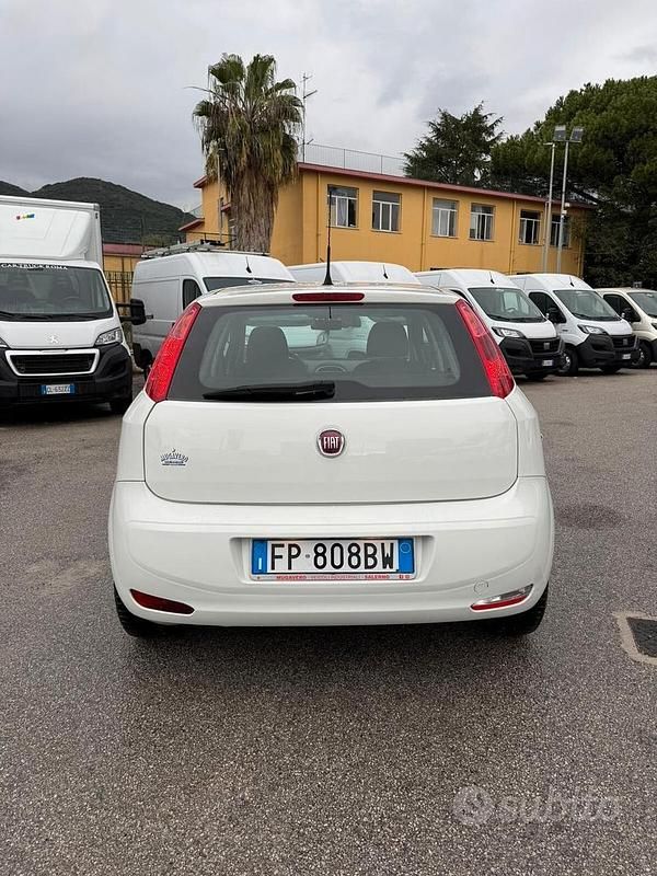 Usata Fiat Punto 95 CV (69 kW) 2018 Bianco Berlina
