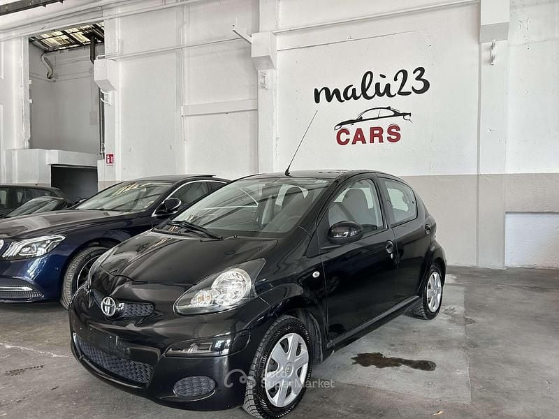 Usata Toyota Aygo 68 CV (50 kW) 2009 Nero Utilitaria