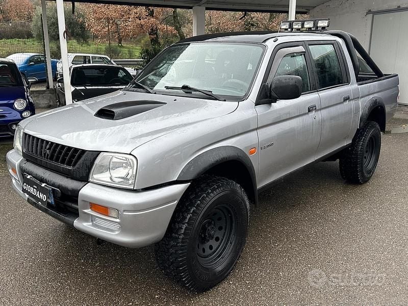 Usata Mitsubishi L200 99 CV (72 kW) 2000 Grigio Pick-up