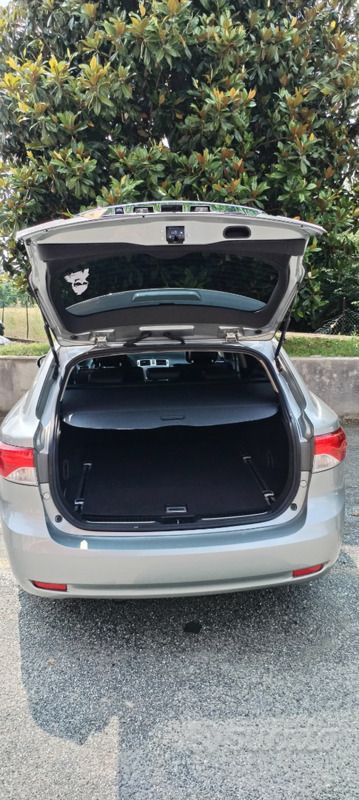 Usata Toyota Avensis 124 CV (91 kW) 2013 Grigio Station wagon