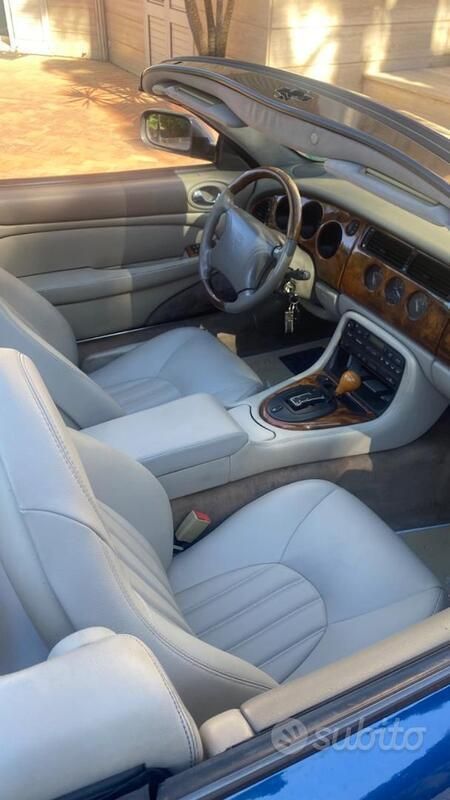 Usata Jaguar XK8 1998 Blu Cabrio
