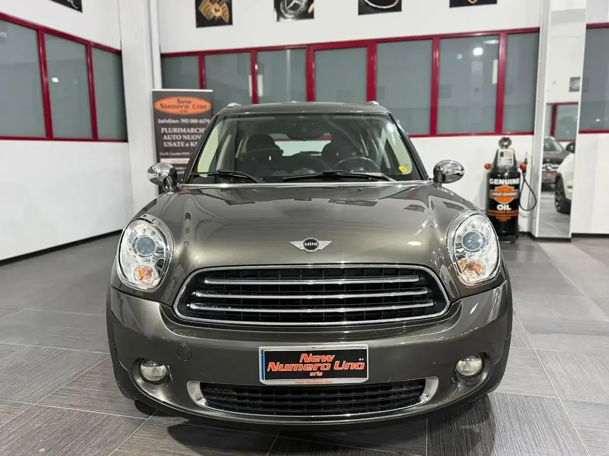 Usata Mini One D Countryman Business 90 CV (66 kW) 2014 Oro SUV