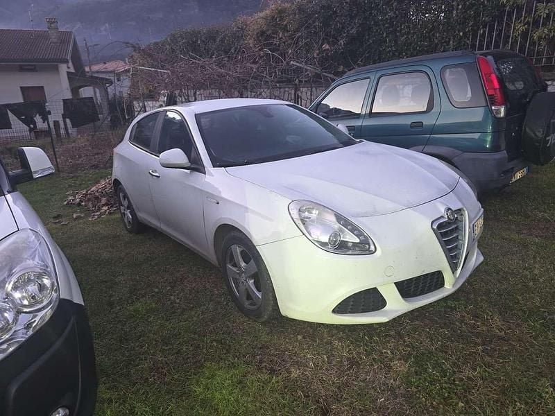 Other Usata 2012 Alfa Romeo Giulietta Exclusive Tre volumi | 4900 € (Super prezzo) - Immagine 1/4