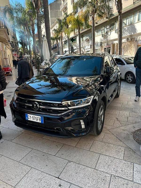 Nero Usata 2023 VW T-Roc R-line SUV | 25.500 € (Buon prezzo) - Immagine 1/4