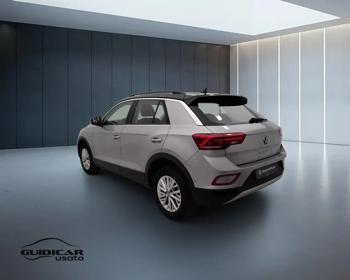 Usata VW T-Roc Life 110 CV (80 kW) 2023 Argento SUV