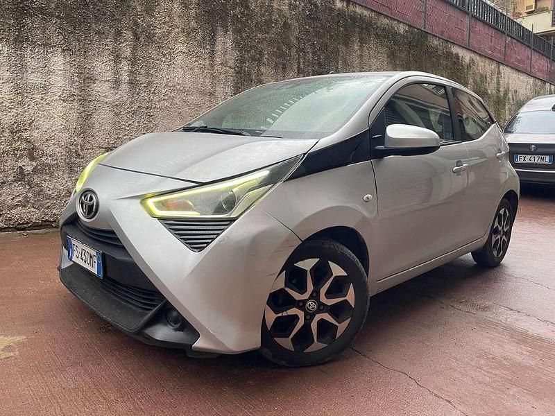 Usata Toyota Aygo 72 CV (52 kW) 2018 Other Utilitaria