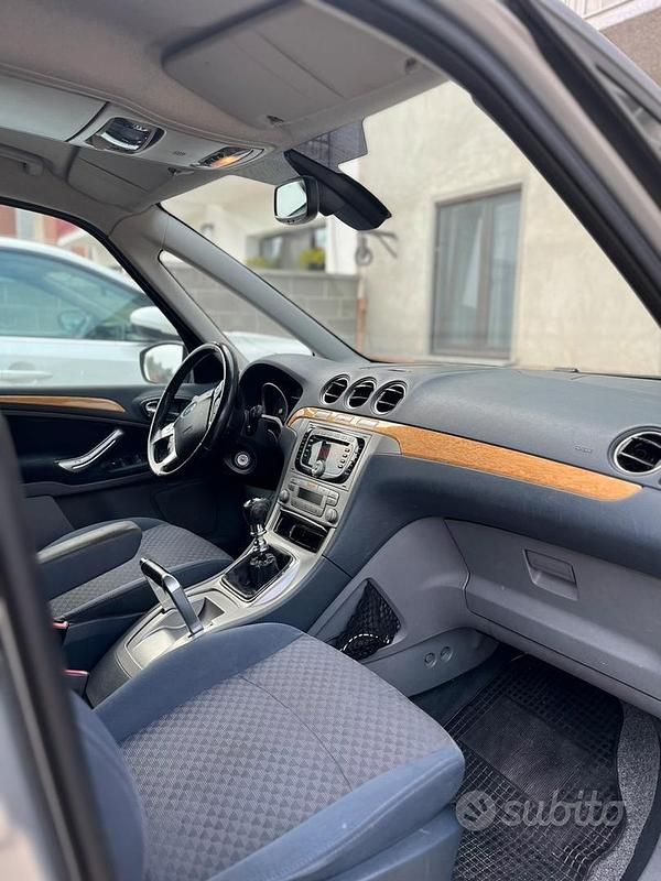 Begagnad Ford Galaxy 2007 Grå Minibuss