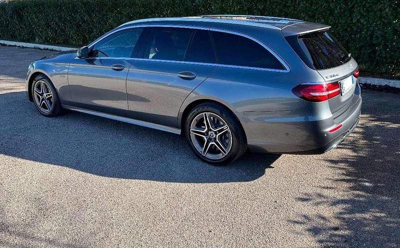 Usata Mercedes E300 Premium 194 CV (142 kW) 2020 Grigio Station wagon
