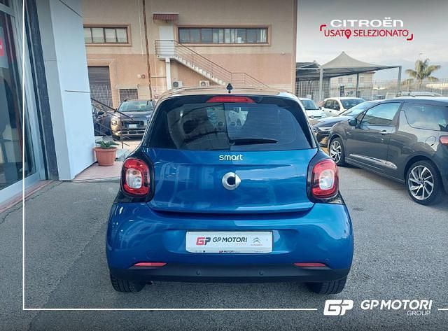 Usata Smart ForFour 2017 Blu Utilitaria