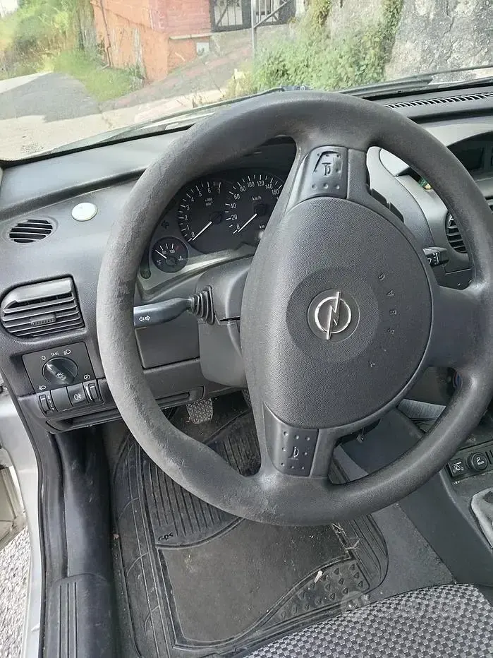 Usata Opel Corsa 75 CV (55 kW) 2003 Grigio Utilitaria