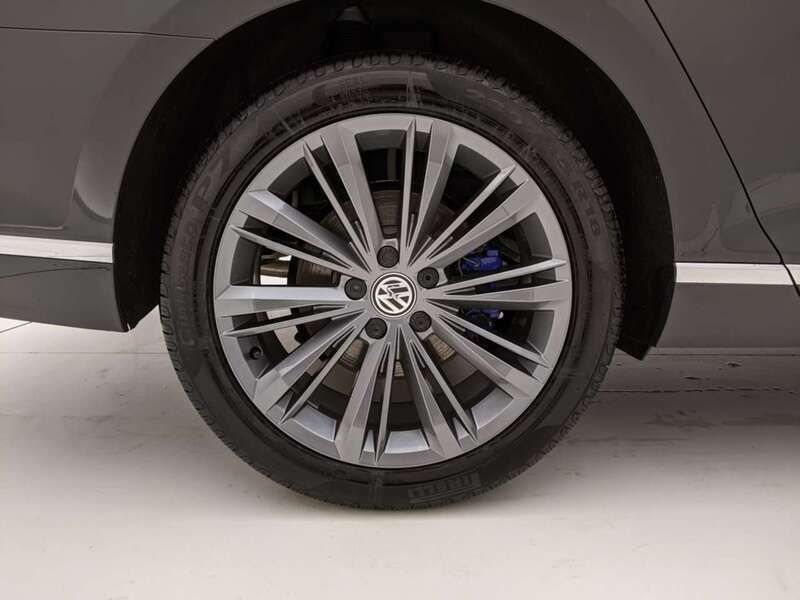 Usata VW Passat GTE 218 CV (160 kW) 2019 Grigio Station wagon