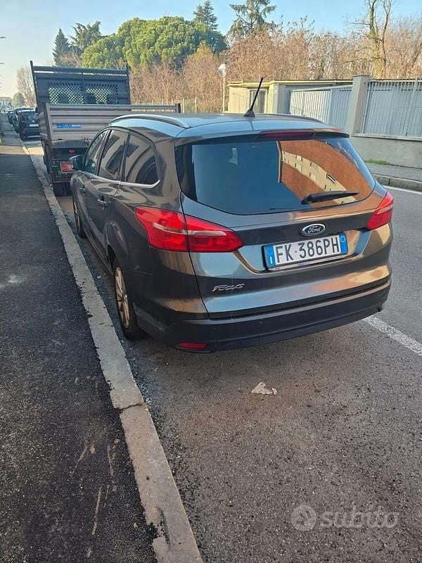 Grigio Usata 2017 Ford Focus Titanium X Station wagon | 8500 € (Buon prezzo) - Immagine 1/4