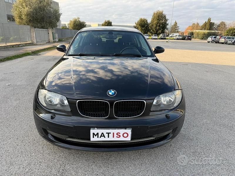 Usata BMW 120 177 CV (130 kW) 2007 Nero Utilitaria