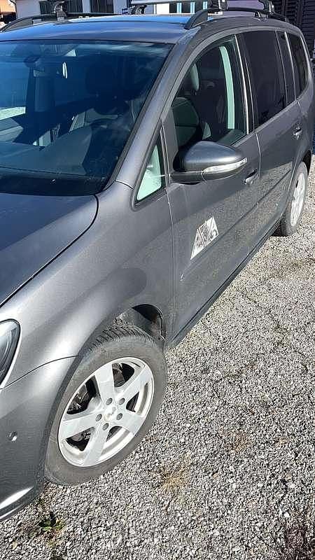 Usata VW Touran Comfortline 105 CV (77 kW) 2011 Grigio Monovolume