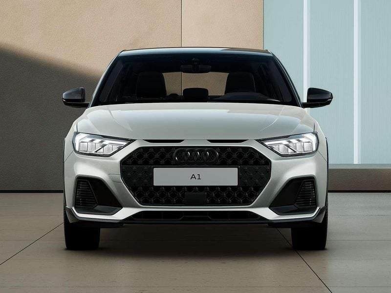 Nuova Audi A1 Comfort 116 CV (85 kW) 2026 Bianco ghiacciaio metallizzato nero mito Berlina