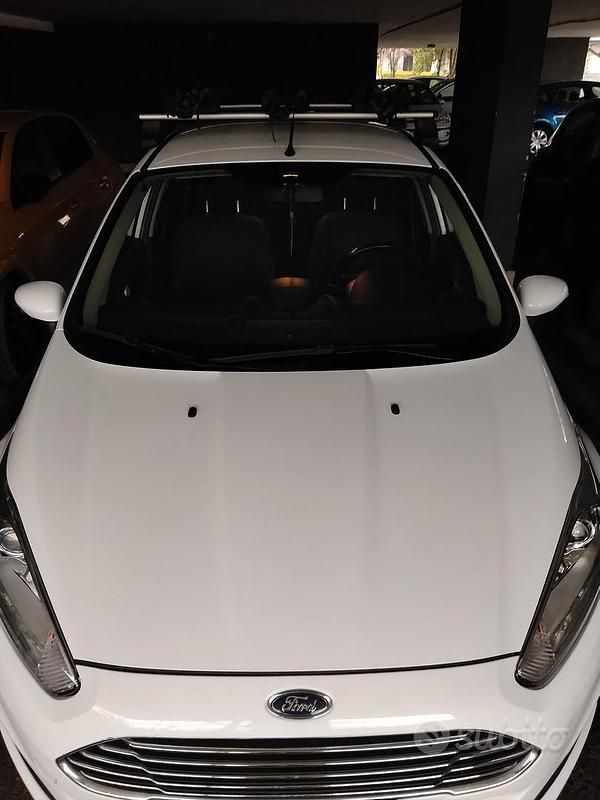 Usata Ford Fiesta Titanium 100 CV (73 kW) 2017 Bianco Utilitaria