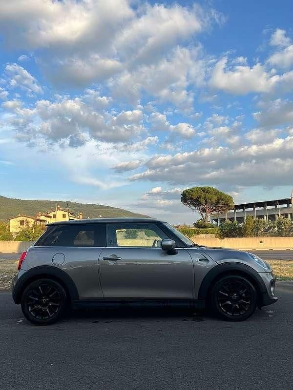 Usata Mini ONE 75 CV (55 kW) 2020 Grigio Utilitaria