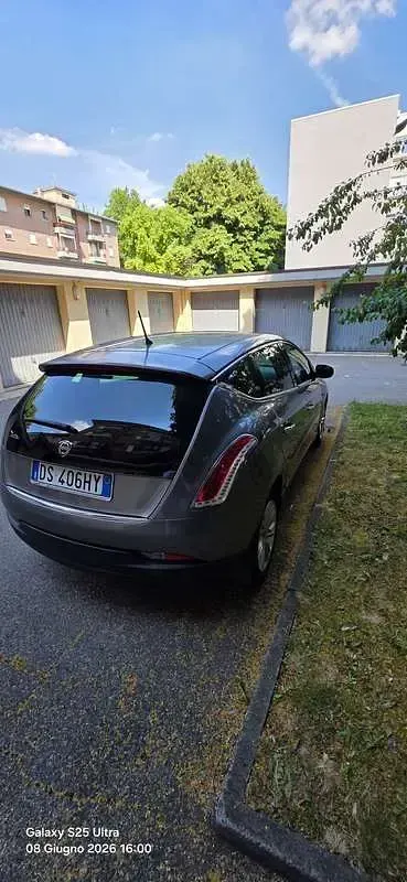 Usata Lancia Delta 120 CV (88 kW) 2008 Utilitaria