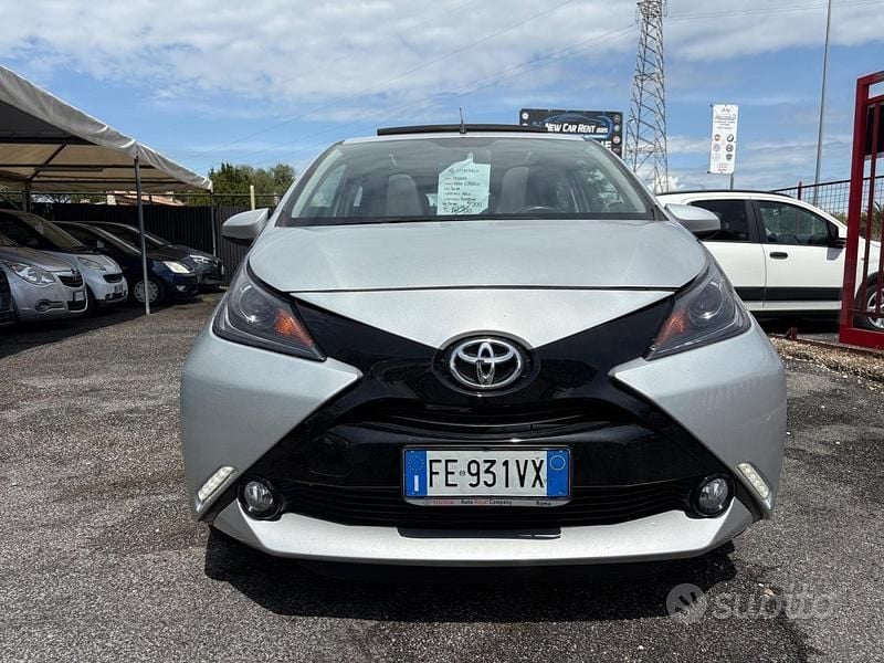 Usata Toyota Aygo 69 CV (50 kW) 2016 Grigio Utilitaria