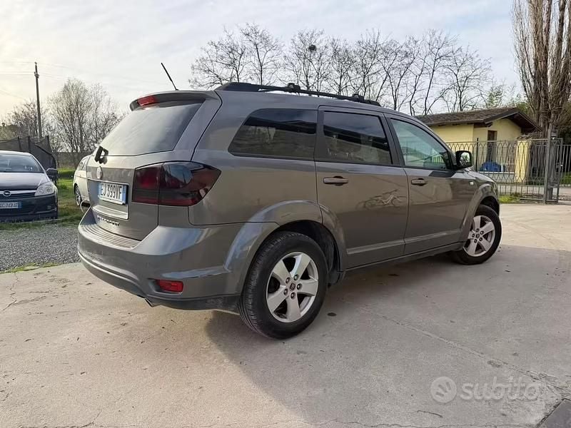 Usata Fiat Freemont Urban 140 CV (102 kW) 2011 Grigio SUV