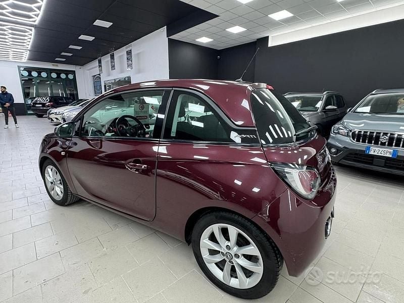 Usata Opel Adam 70 CV (51 kW) 2014 Rosso Utilitaria