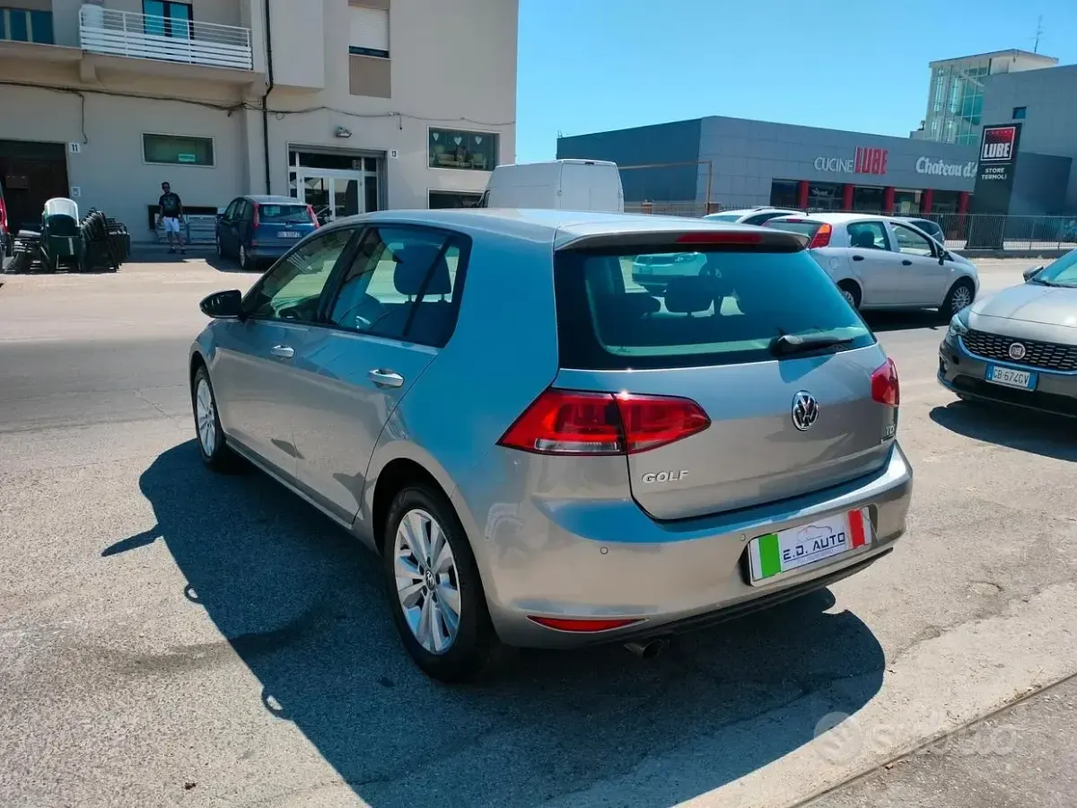Usata VW Golf VII Highline 110 CV (80 kW) 2015 Grigio Berlina