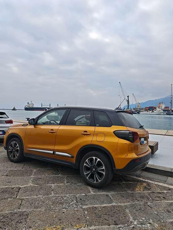 Usata Suzuki Vitara 129 CV (94 kW) 2022 Oro SUV