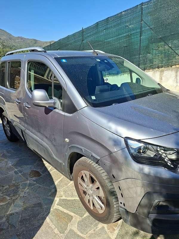 Usata Peugeot Rifter Allure 131 CV (96 kW) 2019 Grigio Monovolume
