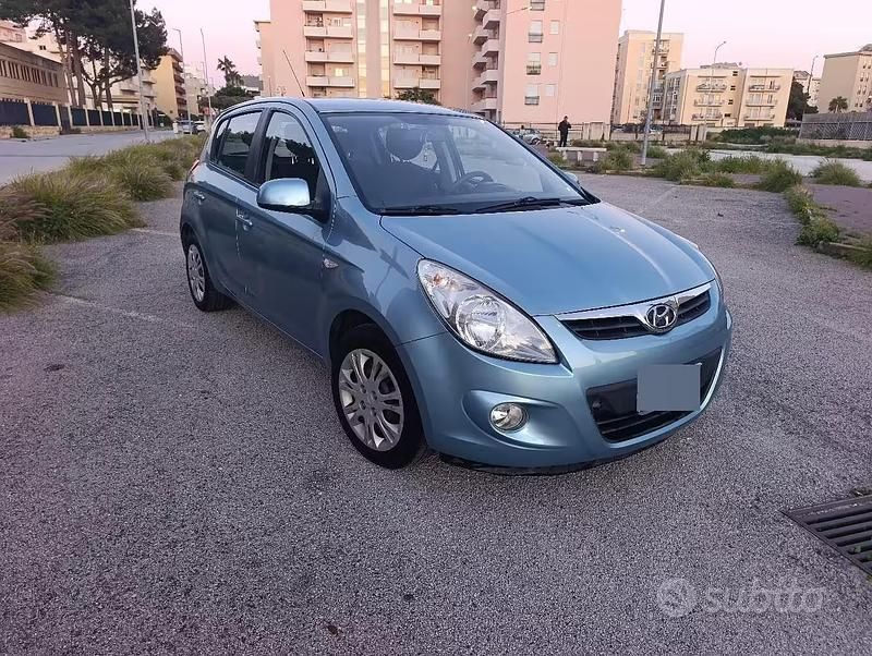 Usata Hyundai i20 80 CV (58 kW) 2009 Blu Utilitaria