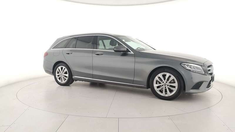 Usado Mercedes 220 194 CV (142 kW) 2021 Gris Familiar