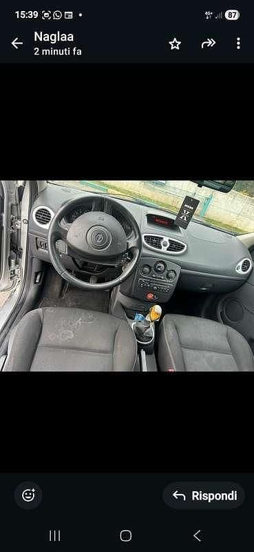 Usata Renault Clio III Dynamique 75 CV (55 kW) 2011 Berlina