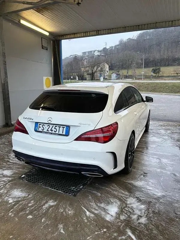 Usata Mercedes CLA200 Premium 136 CV (100 kW) 2018 Station wagon