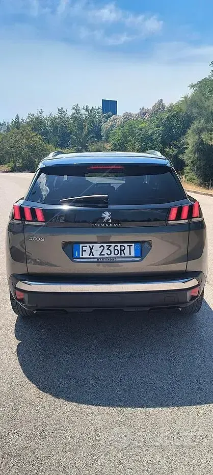 Usata Peugeot 3008 131 CV (96 kW) 2019 Verde SUV