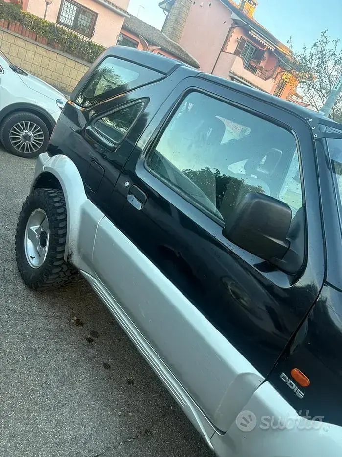 Usata Suzuki Jimny 65 CV (47 kW) 2004 Nero SUV