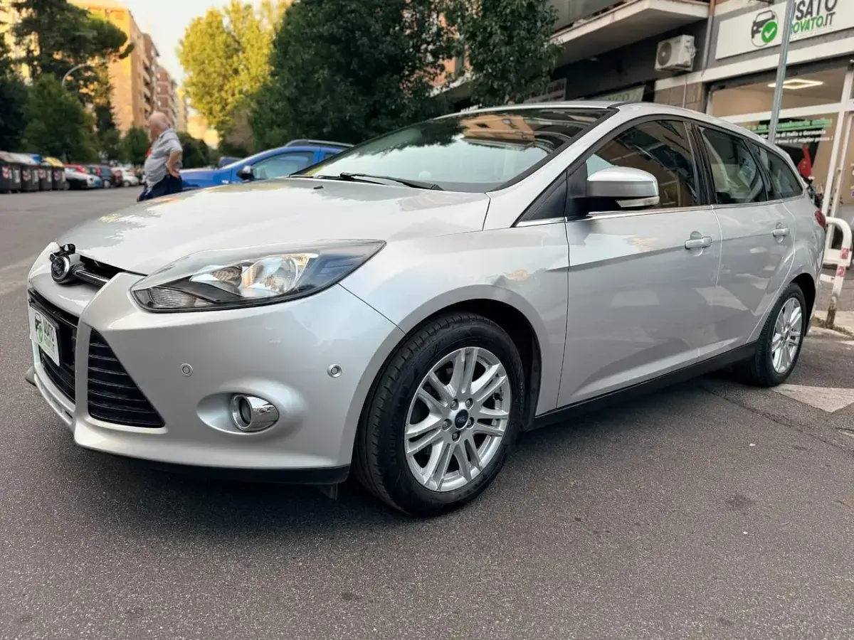 Usata Ford Focus 125 CV (91 kW) 2013 Argento Station wagon