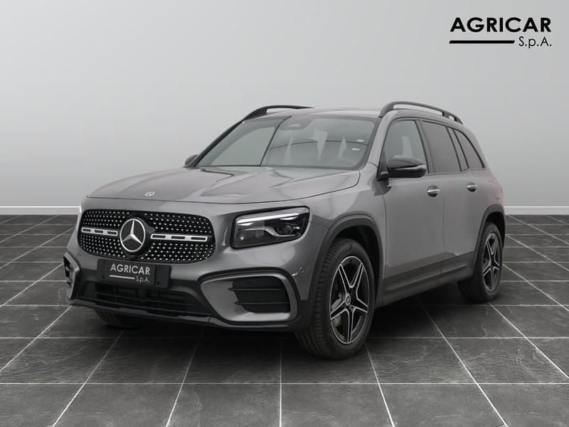 Argento Nuova 2025 Mercedes GLB200 Advanced Plus SUV | 46.800 € (Buon prezzo) - Immagine 1/4
