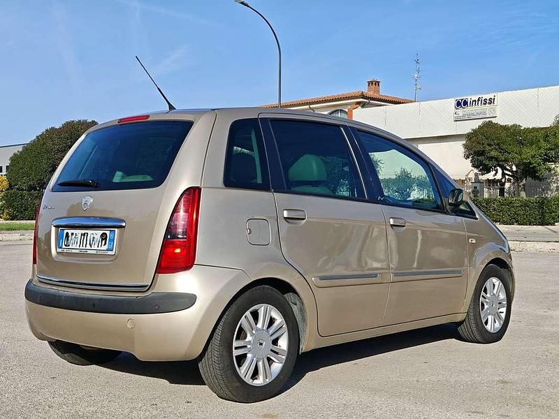 Usata Lancia Musa 95 CV (69 kW) 2005 Oro Monovolume