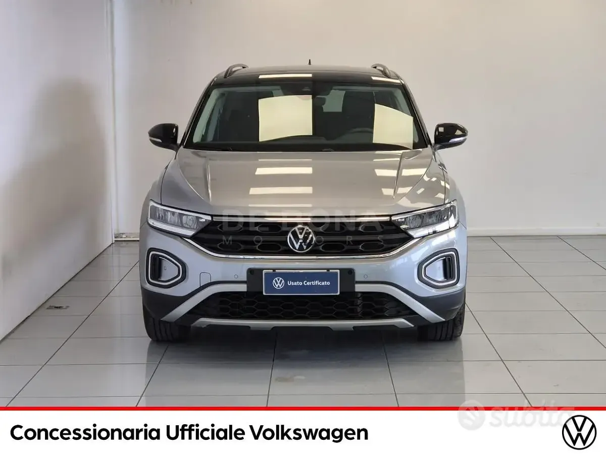 Usata VW T-Roc Life 110 CV (80 kW) 2023 Grigio SUV