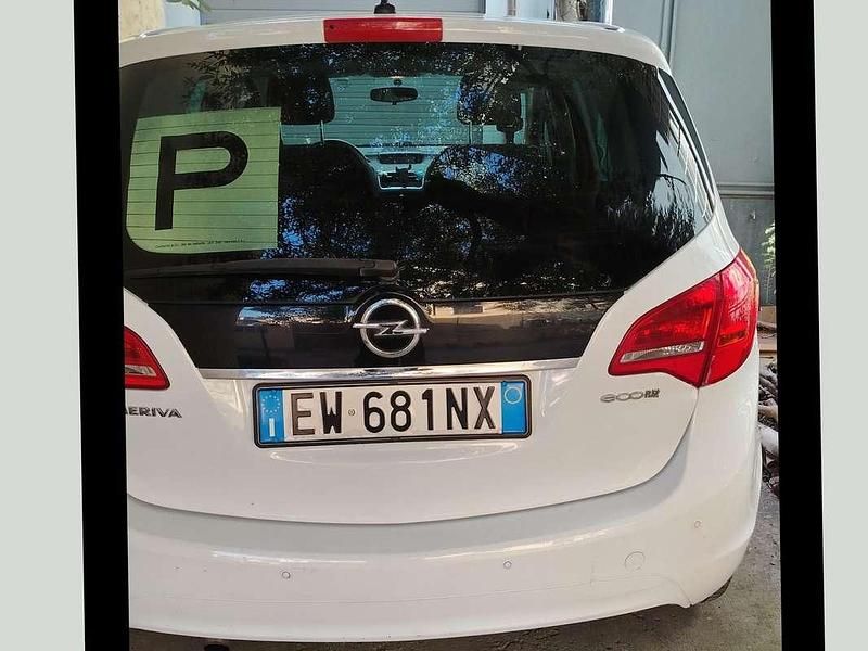 Usata Opel Meriva 95 CV (69 kW) 2013 Nero Monovolume