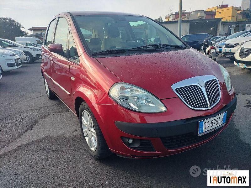 Rosso Usata 2007 Lancia Musa Monovolume | 5900 € (Molto cara) - Immagine 1/4