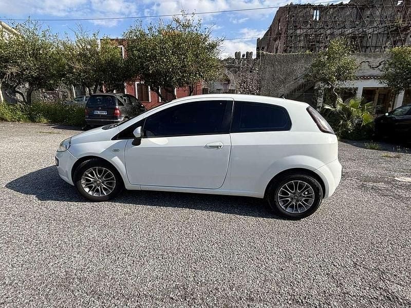 Usata Fiat Punto Evo Dynamic 75 CV (55 kW) 2011 Utilitaria