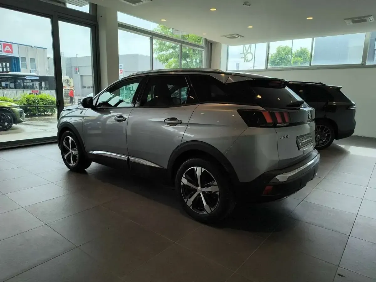 Usata Peugeot 3008 Crossway 131 CV (96 kW) 2018 Grigio SUV