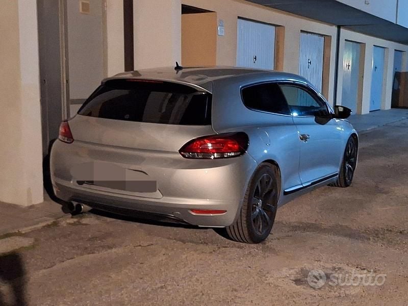 Begagnad VW Scirocco 140 HK (102 kW) 2009 Grå Sportkupé